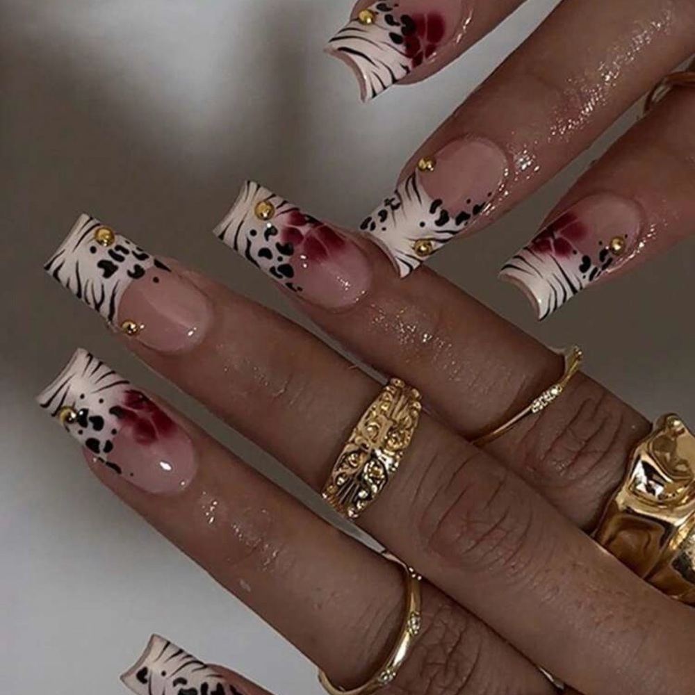 Stylish press on Nails with Gold Accents
